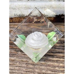 Vintage Russ Acrylic Lucite White Flower Paper Weight